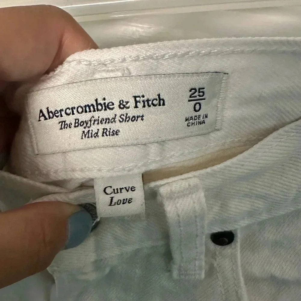 Abercrombie Curve Love The Boyfriend Short White Distressed Denim Size 25